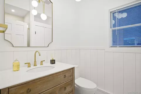 Bath - 26 Davis Ave, Rye, NY 10580 photo 1 of 5