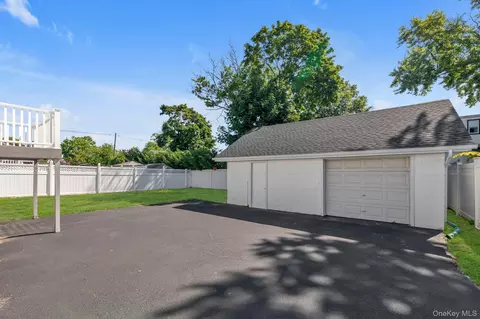 Exterior - 43 Westside Ave, Freeport, NY 11520 photo 2 of 4