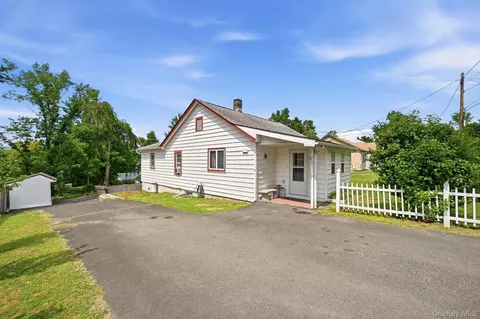 7 Highland Ave, Kerhonkson, NY 12446