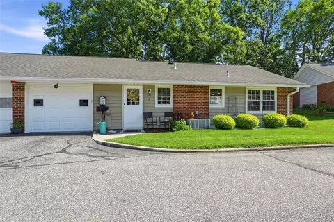176 Ventry Ct #A, Ridge, NY 11961