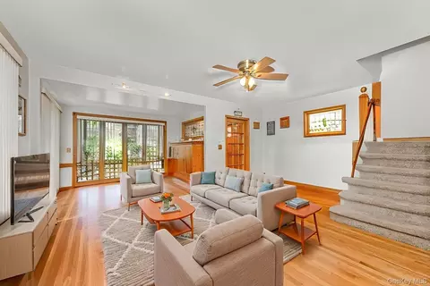 7815 Woodhaven Blvd, New York, NY 11385