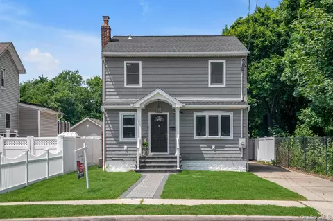 498 Farmers Ave, Bellmore, NY 11710