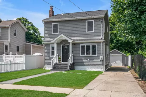 498 Farmers Ave, Bellmore, NY 11710