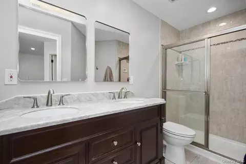 Bath - 101 Elmcrest Dr, Fishkill, NY 12524 photo 2 of 2