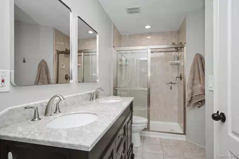 Bath - 101 Elmcrest Dr, Fishkill, NY 12524 photo 1 of 2