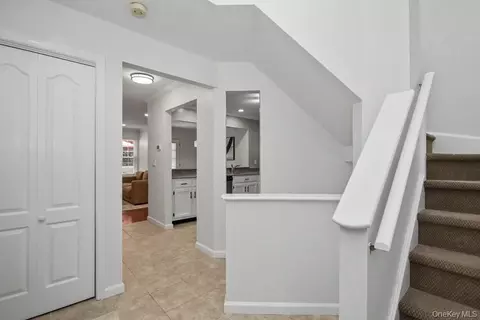 Entry Way - 101 Elmcrest Dr, Fishkill, NY 12524 photo 1 of 3