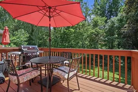 Exterior - 101 Elmcrest Dr, Fishkill, NY 12524 photo 4 of 8
