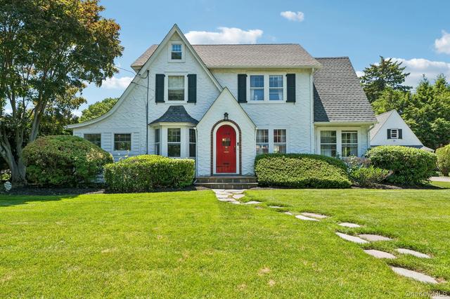 120 William St, North Hempstead, NY 11596