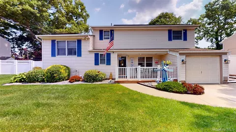 9 Wilson St, Centereach, NY 11720