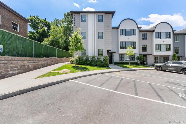 30 Elyon Rd #202, Ramapo, NY 10952