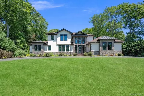 21 Arista Dr, Dix Hills, NY 11746