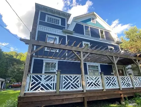 1 Prospect St, Stamford, NY 12167