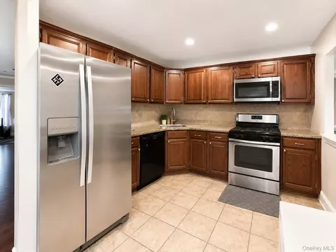 10 Edinburgh Dr #10, Peekskill, NY 10566 photo 11