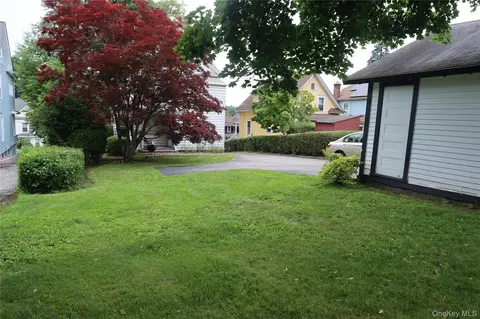 Exterior - 32 Ferris Pl, Ossining, NY 10562 photo 2 of 5