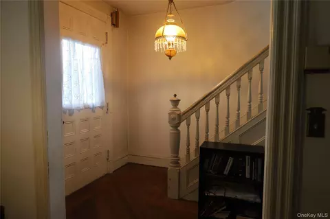 Entry Way - 32 Ferris Pl, Ossining, NY 10562 photo 1 of 2
