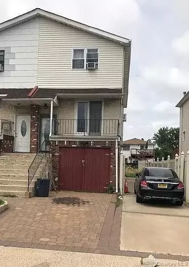 241 Regis Dr, Staten Island, NY 10314