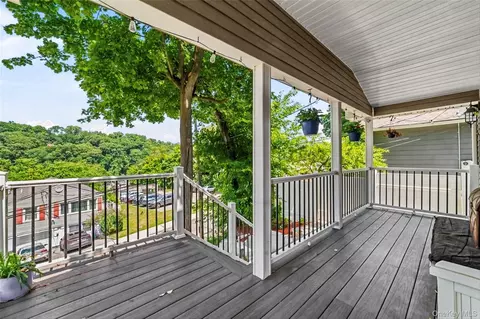 Exterior - 1463 Lincoln Ter, Peekskill, NY 10566 photo 6 of 7