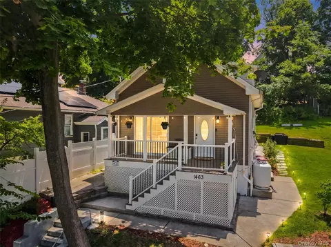Exterior - 1463 Lincoln Ter, Peekskill, NY 10566 photo 7 of 7