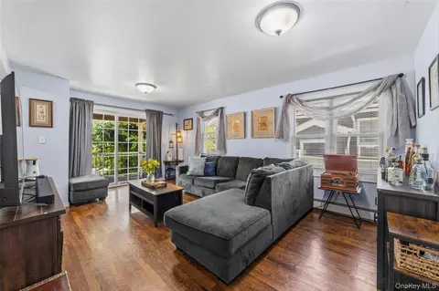 Living - 1463 Lincoln Ter, Peekskill, NY 10566 photo 1 of 1