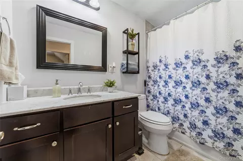 Bath - 1463 Lincoln Ter, Peekskill, NY 10566 photo 2 of 2