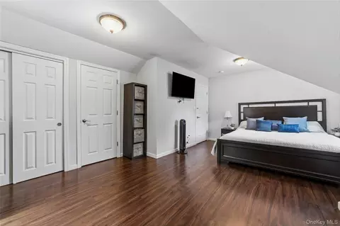 Bedroom - 1463 Lincoln Ter, Peekskill, NY 10566 photo 5 of 6