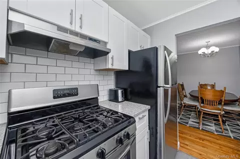 Kitchen - 68 Fairharbor Dr #68, Patchogue, NY 11772 photo 1 of 3