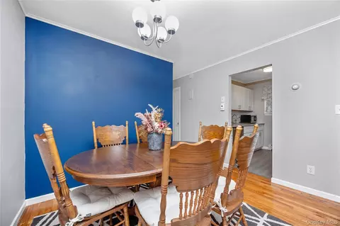 Dining - 68 Fairharbor Dr #68, Patchogue, NY 11772 photo 2 of 2