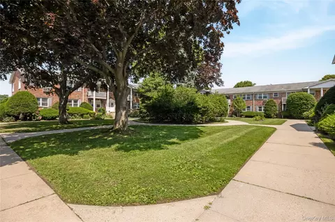 Exterior - 68 Fairharbor Dr #68, Patchogue, NY 11772 photo 2 of 2