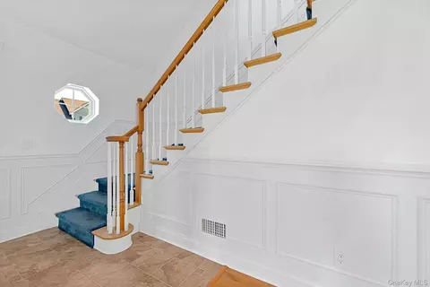 Entry Way - 159 Stoneleigh Dr, Riverhead, NY 11901 photo 1 of 1