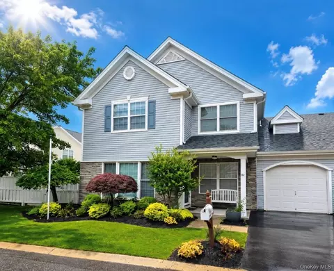 82 Kate Cir, Middle Island, NY 11953