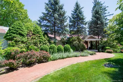 353 Mountain Rd, Greenburgh, NY 10533