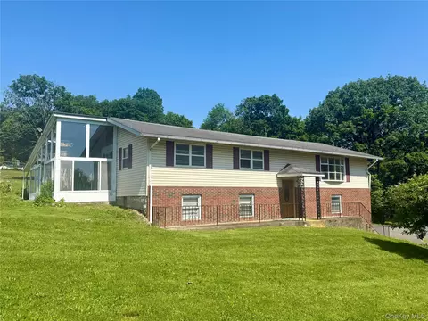 231 Highland Ave, Marlboro, NY 12542
