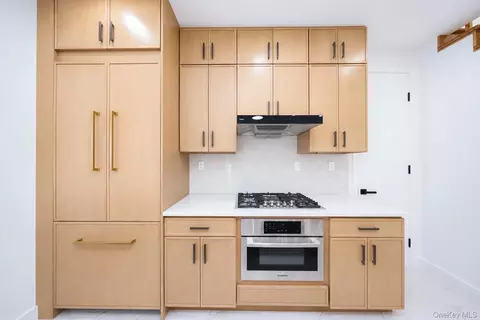 Kitchen - 25 Goodwin Pl, Brooklyn, NY 11221 photo 3 of 3