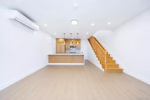 Living - 25 Goodwin Pl, Brooklyn, NY 11221 photo 8 of 8