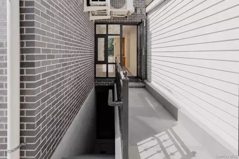 Entry Way - 25 Goodwin Pl, Brooklyn, NY 11221 photo 1 of 2