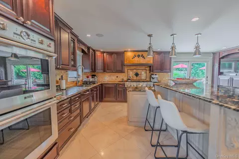 Kitchen - 8 Feather Ln, Commack, NY 11725 photo 3 of 7