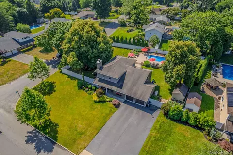 View/Area - 8 Feather Ln, Commack, NY 11725 photo 4 of 8