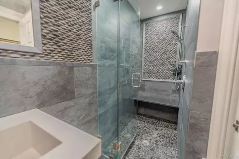 Bath - 8 Feather Ln, Commack, NY 11725 photo 2 of 4