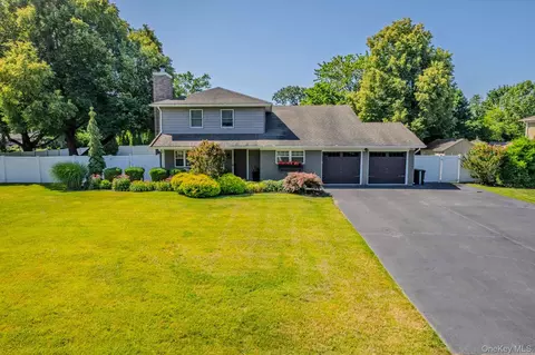 Exterior - 8 Feather Ln, Commack, NY 11725 photo 2 of 13