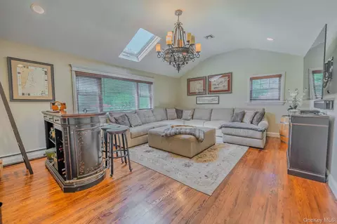 Other - 8 Feather Ln, Commack, NY 11725 photo 4 of 9