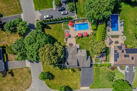 View/Area - 8 Feather Ln, Commack, NY 11725 photo 7 of 8