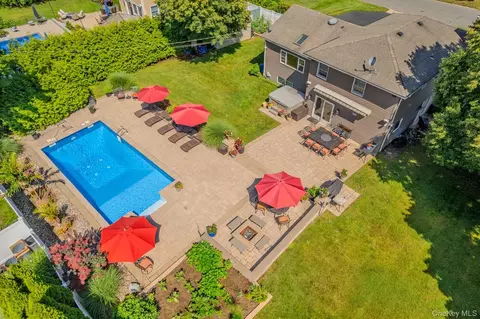 View/Area - 8 Feather Ln, Commack, NY 11725 photo 1 of 8