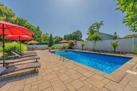 Exterior - 8 Feather Ln, Commack, NY 11725 photo 7 of 13