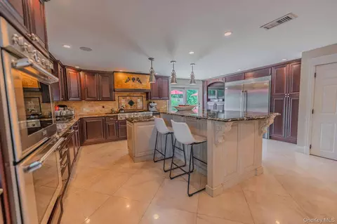 Kitchen - 8 Feather Ln, Commack, NY 11725 photo 2 of 7