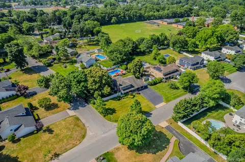 View/Area - 8 Feather Ln, Commack, NY 11725 photo 8 of 8