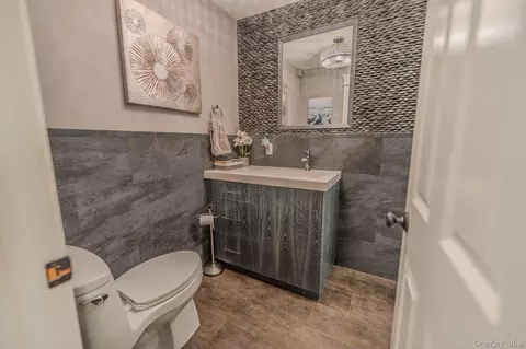 Bath - 8 Feather Ln, Commack, NY 11725 photo 1 of 4
