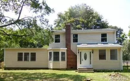 498 Miller Place Rd, Miller Place, NY 11764