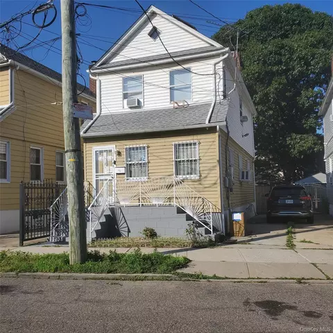 11043 159th St, New York, NY 11433