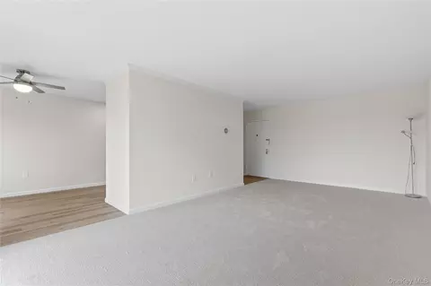 Living - 1 Lakeview Dr #6S, Peekskill, NY 10566 photo 4 of 9