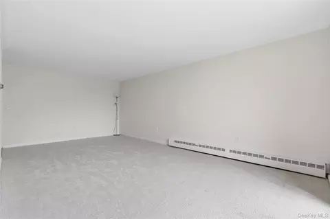 Living - 1 Lakeview Dr #6S, Peekskill, NY 10566 photo 6 of 9